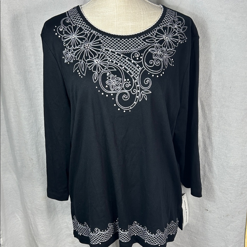 Alfred Dunner Black Top with White Floral Embroidery